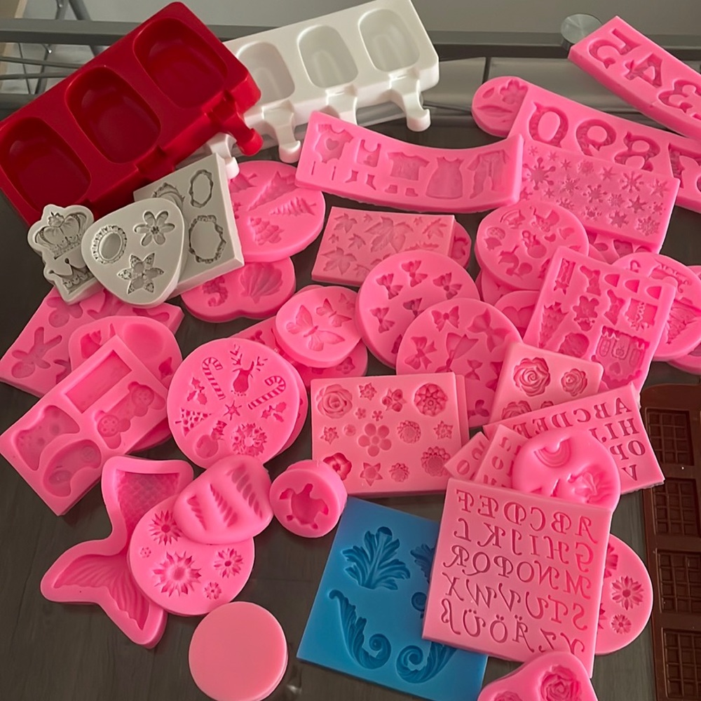 Silone Molds